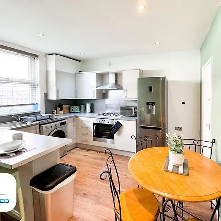 3 Bedroom House - Free Parking - Fast Wifi Leeds (West Yorkshire)